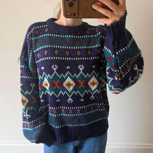 Vintage 90s Brittany Bay dark purple fair isle chunky knit crewneck sweater